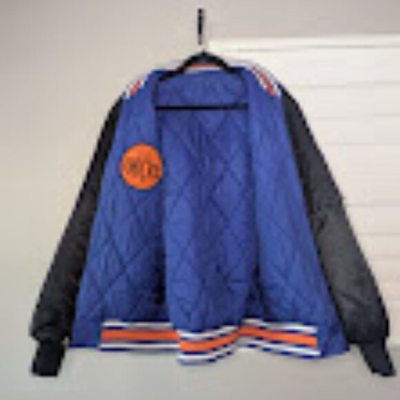 Mitchell & Ness Hardwood Classics New York Knicks Reversible Jacket – Black/Blue - Picture 10 of 16